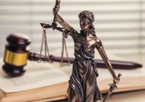 什麼是自然法？概念、學說特徵、例子以及實在法