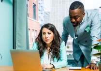 什麼是自由放任領導？概念、特徵、優點與缺點 、範例