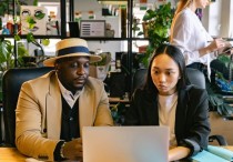 什麼是麥格雷格理論 X 與 Y？概念、差異、 優點與缺點