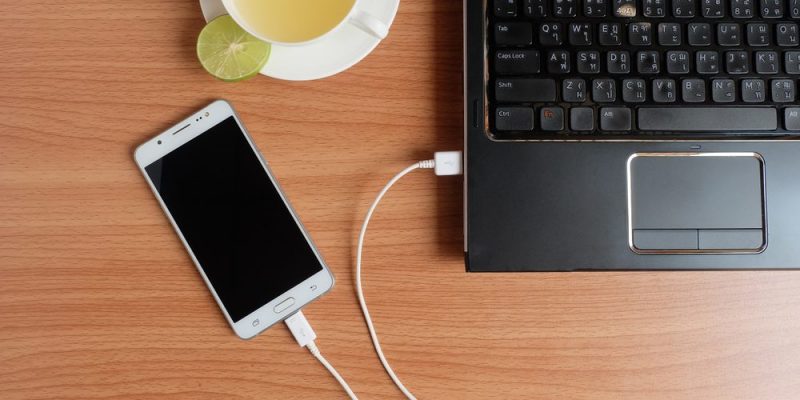 什麼是 USB？通用連接方法的用途、連接器標準和類型