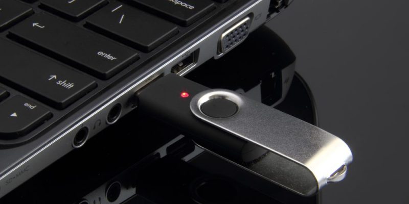 什麼是 USB？通用連接方法的用途、連接器標準和類型