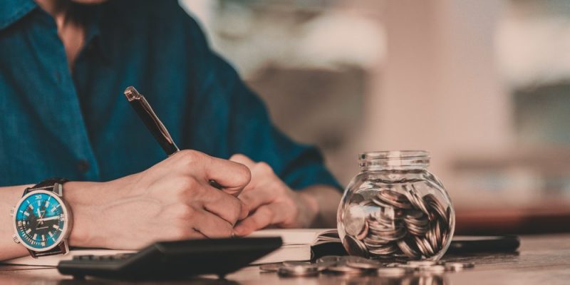什麼是最低工資？概念、特徵、計算機制、最低工資清單