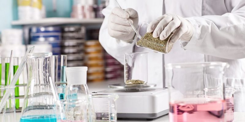 什麼是科學實驗？概念、目的、特點、存在類型和範例