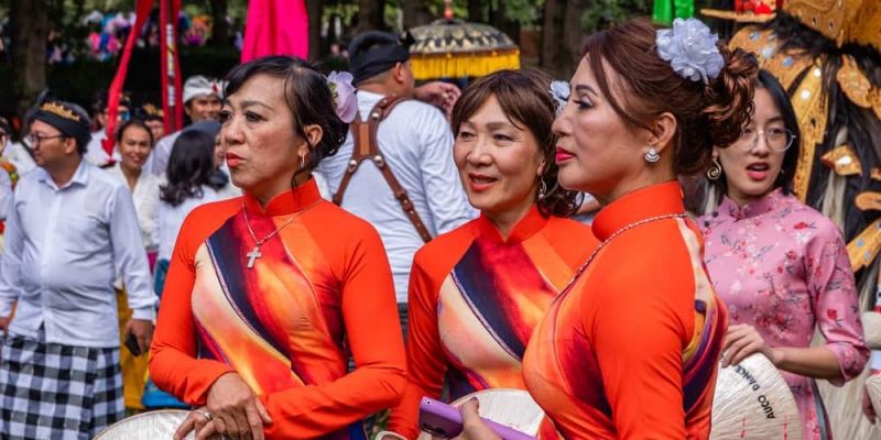 什麼是跨文化性？概念、特徵、原則、例子和重要性