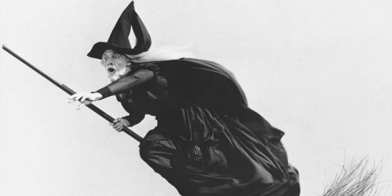 什麼是巫術？概念、特徵、第一個巫術故事、獵巫及民間傳說