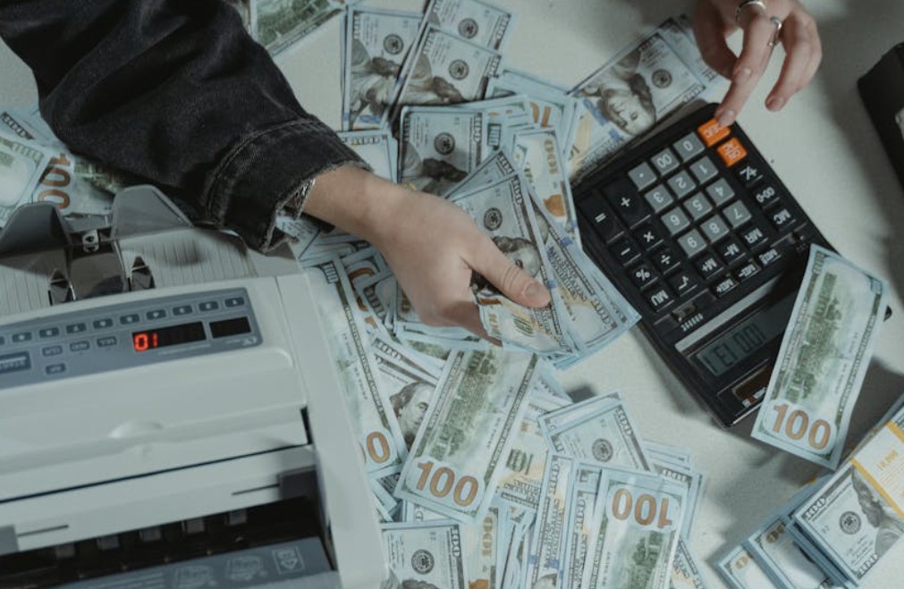 什麼是簡單利息？概念、計算方法、 簡單利與複利、 範例