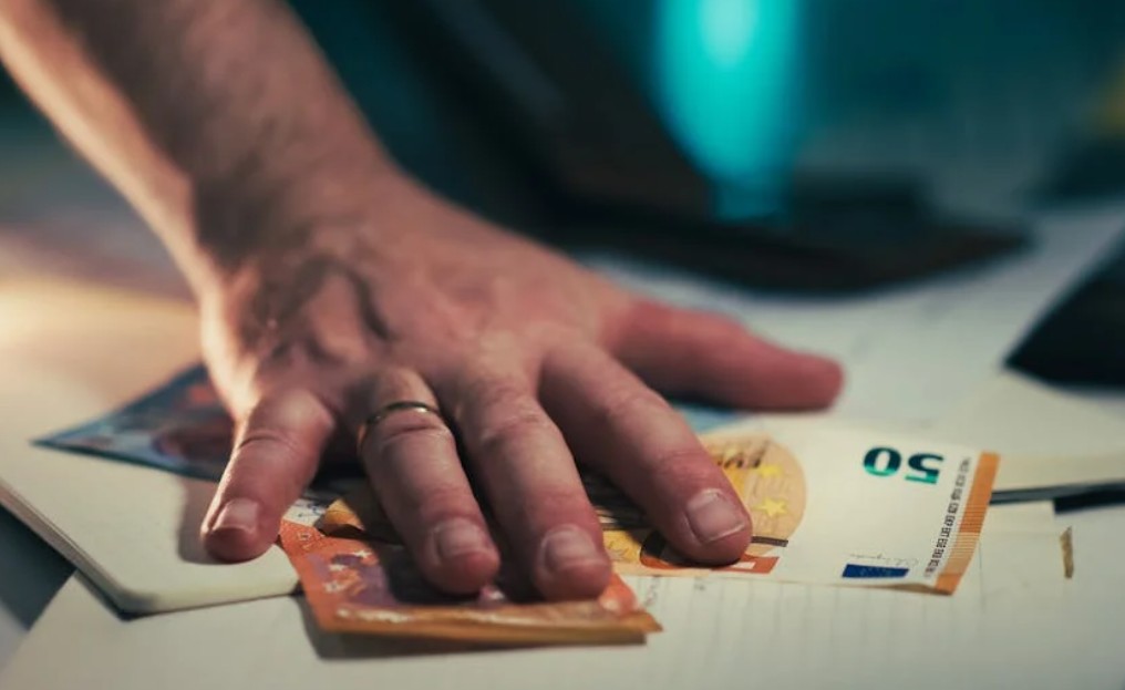 什麼是複利？概念、計算方法 、複利與簡單利息、 範例