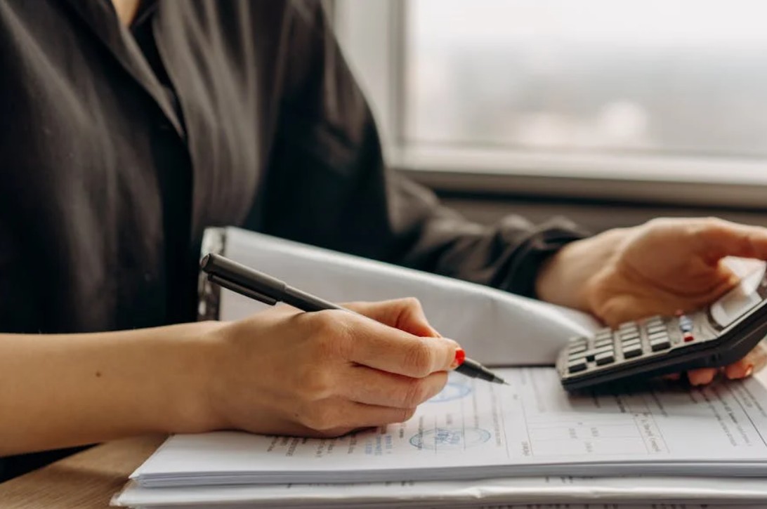 什麼是經紀人？概念、特徵、類型 、範例