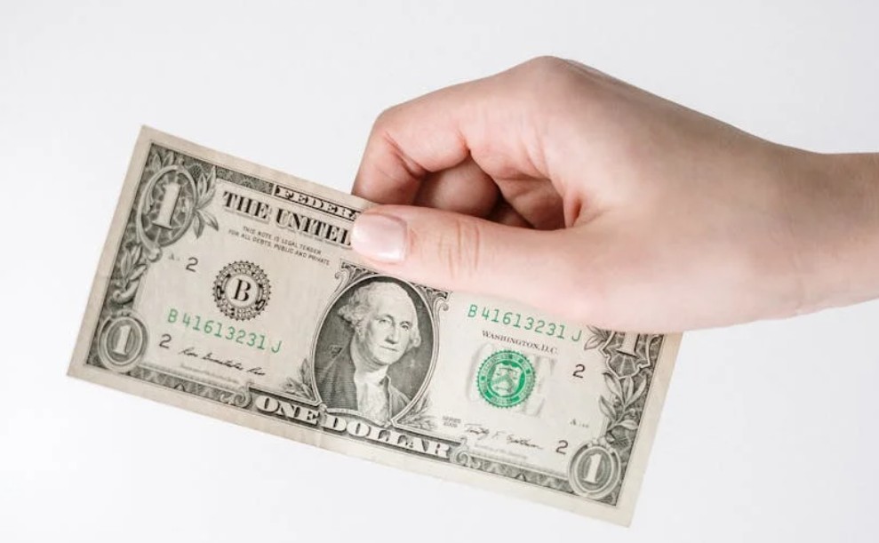 什麼是現金支付？概念、特徵、優點與缺點、 範例