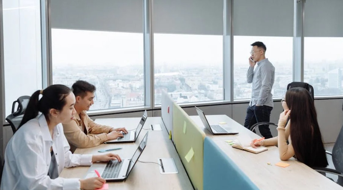 什麼是中小企業？概念、特徵、類型與分類 、經濟中的重要性、 範例