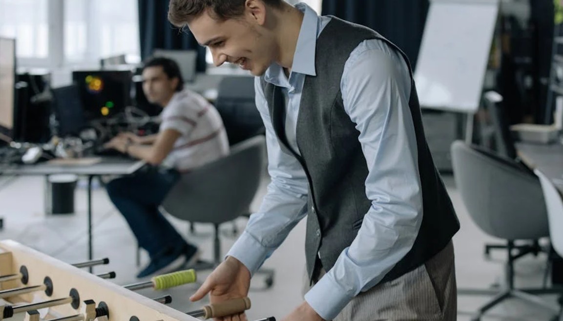 什麼是民主領導？概念、特徵、優點與缺點 、範例