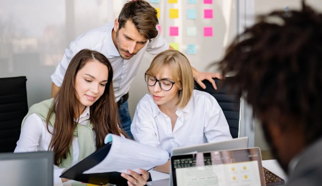 什麼是年度營運計畫（POA）？概念、組成部分、 重要性、 範例