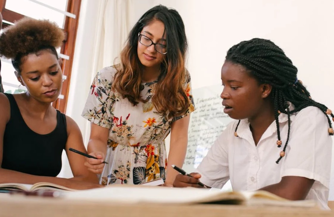 什麼是特許經營權？概念、怎麼運作、 類型 、優點與缺點、 範例