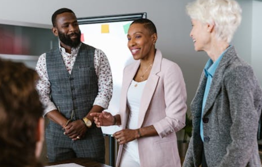 什麼是5.波特五力模型?概念、五大勢力 、分析範例 什麼是5.波特五力模型?概念、五大勢力 、分析範例