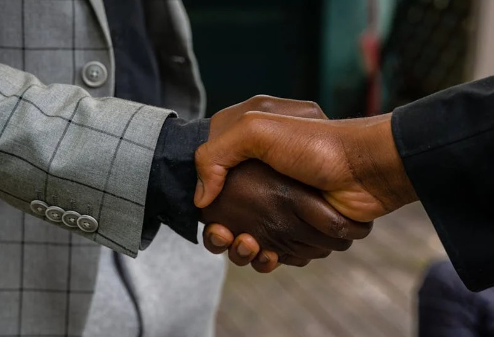 什麼是企業？概念、特徵、類型 、商業與企業、 範例