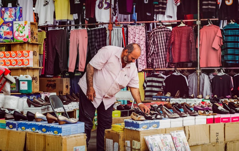 什麼是消費主義?概念、特徵、類型、 原因與後果、 範例 什麼是消費主義?概念、特徵、類型、 原因與後果、 範例